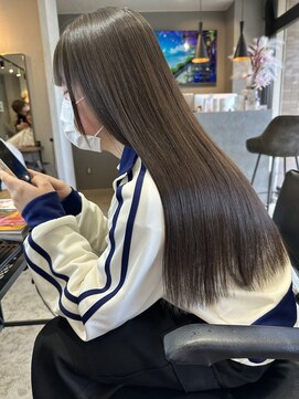 ヘリム(HELIM) 【石川尚之】くすみオリーブグレージュ