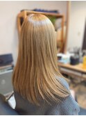ブリーチonカラー(アッシュベージュ)+トリートメント+カット