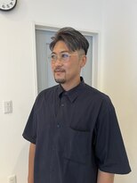 ハーティー(HEARTY)&nbsp;白髪ぼかしのイケオジフェードカット