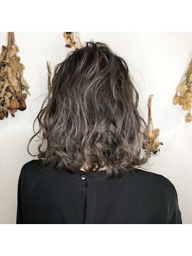 ウル(Ulu) ラベンダーアッシュ