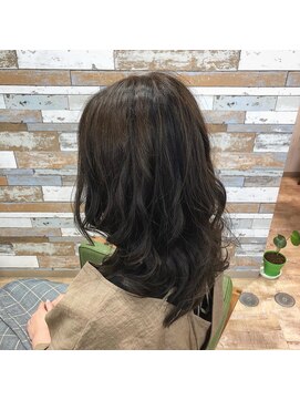 ハウオリ ヘアーワークス(Hauoli hair works) ダークシルバーカラー