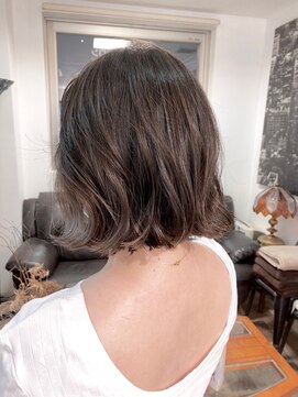 ナナナ パレナ 宝塚店(nanana parena) 切りっぱなしAラインボブマロンベージュ艶髪