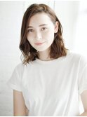かきあげバングのセミウエットカールスタイル
