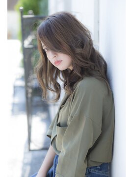 ミエル ヘア 新宿(miel hair) 〈mielhair新宿〉艶髪　大人ウェーブロング　イルミナカラー