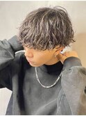 波巻きセンターパートツイストスパイラルツーブロックメンズヘア