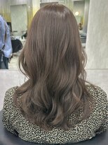 シティ(CITY) ミディアムレイヤーカット×シアーベージュカラー 【CHICA】