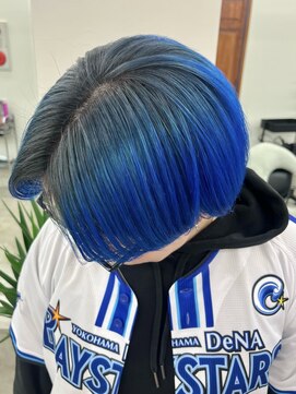 ソソ(soso) ブルーアッシュ×ブルーのデザインルーツカラー