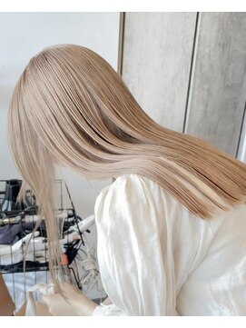 ヴァーディ オモテサンドウ(Vardy omotesando) ホワイトベージュ・ハイトーンロング・表参道ケアブリーチ・安い