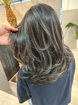 メリー オオサカ(Merly Osaka) ハイライト/似合わせカット