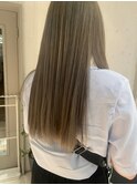 ロング×ベージュカラー