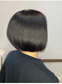 くせ毛さん向け自然な前下がりボブ