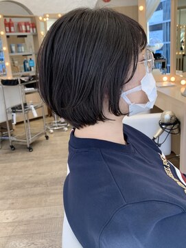エレノア 渋谷公園通り店(Eleanor) ツヤ髪♪耳掛けショートボブ
