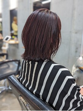 ローハ アゲオ(Lowha -ageo-) 外ハネくびレイヤーボブ×ディープピンクモーブ