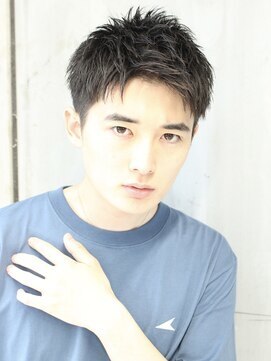 リップス レイ ギンザ(LIPPS Ray GINZA) 黒髪刈り上げアップバング かき上げ