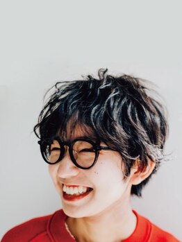 ウタシロイロ(uta shiroiro)の写真/シンプルだけど、ちゃんと洒落てる。utaのショートは、“似合う”と“抜け感”がちょうどいい。