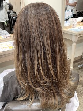 アルターリール(aL ter Rire) 黒髪/クラゲヘアー/オリーブグレー/小顔/ココアベージュ/澤瑞絵