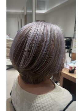 白髪ぼかし、ショートボブ