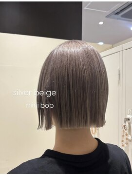 シルバーラベージュ × ミニボブ♪