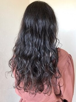 アンブル ヘアデザインアンドヒーリング 古正寺店(Amble hair design&hialing)の写真/ドライカットでクセ毛でよかったと思えるスタイルに♪