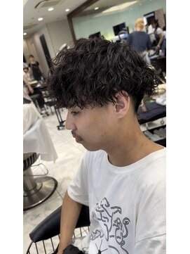 アピッシュ ギンザ(apish ginza) “ツーブロマッシュ×ソフトツイストスパイラル”