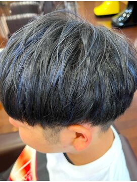 ノワール NOIR 刈り上げ/マッシュショート/デザインカラー/ハイライト