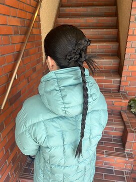 コンムオーベレ(COMMUOVERE) ヘアアレンジ