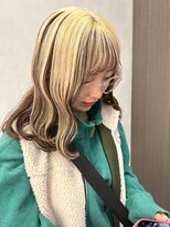プシュケ(PSYCHE)&nbsp;20代30代ホワイトベージュ×ナチュラル×小顔×インナーカラー
