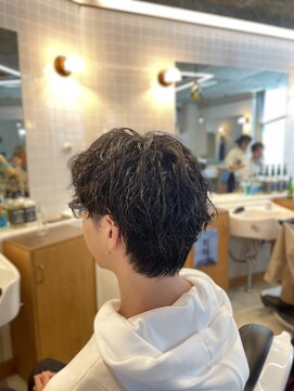 ゼロスバーバー(0's BARBER SHOP) 20代30代ツイスパウルフ◎色っぽスパイラルパーマ×束感