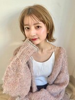 アンニュ(annuy)&nbsp;ハイトーン ブロンドベージュ 外ハネボブ 20代 ダブルカラー