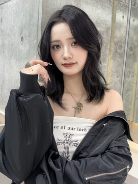 ロンドメリア 天神大名店(Lond Melia) 小顔に見せるミディアムヘア/韓国ヘア/ダブルカラー