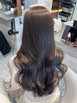 ロール 博多(Role) レイヤーカット ブラウンカラー　透明感カラー