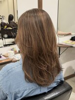 ルイ(ROUIS produced by LUCK 津田沼)&nbsp;ROUIS 津田沼 レイヤー ハイライトベージュ 白髪ぼかし