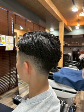 オールマンバーバーショップ 流山おおたかの森(Allman Barbershop) MEN'S/スキンフェードカット/アイロンパーマ/流山おおたかの森