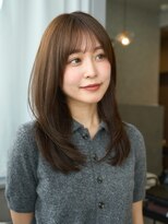 オムニス 表参道(Omnis)&nbsp;ハッシュカットミディアムレイヤーオリーブベージュワンカール