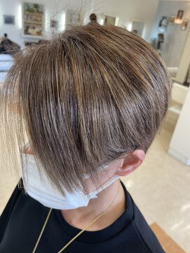 ネイキッド ヘアーズ ユニット(Naked HAIRS UNIT) 外国人風　人気No.1 ハイライト+カット