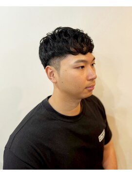 バーバーショップ ネオ セカンド(BARBERSHOP NEO2nd) スペインカール　メンズパーマ　フェード　メンズショート