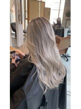 パルフェ ヘアー バイ オーク 九大学研都市(parfait hair byOAK)&nbsp;ホワイト　シャドウルーツ　バレイヤージュ　ブリーチ