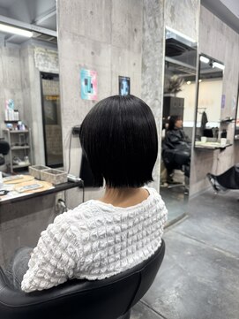 コワファースト長崎シャンプーボーイ 2nd(COIFF1RST 長崎 SHAMPOO BOY) ぱつっとボブ ミニボブ ショートボブ