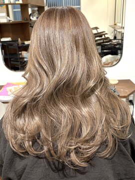 ルイ(ROUIS produced by LUCK 津田沼) ROUIS 津田沼 シルバーグレージュ