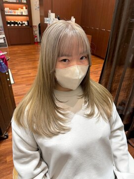 美容室ヒラトヤ 都南店 ハイトーンカラーレイヤーカットブリーチ艶カラーロングヘア