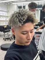 ルースト 心斎橋店(ROOST) 刈り上げセンターパート/波巻きツイストスパイラル/大阪