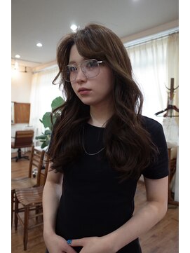 ムク(Muku) 夏は透明感カラーで垢抜け◎女性らしいゆる巻ロング
