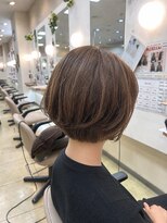 ブルースカイ 二俣川ドンキホーテ店(Blue-Sky)&nbsp;白髪ぼかしハイライト×アッシュカラーで透明感ショートボブ