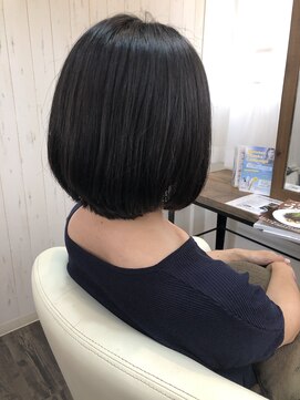 エル(ailes) シンプルなボブスタイル♪カット+縮毛矯正+トリートメント