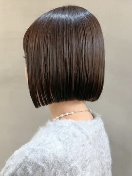 ロンドアジュール 横浜(Lond azur) 【阿部もえる】ラインの綺麗なボブ