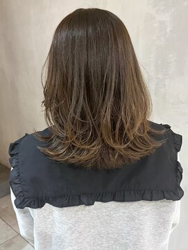 アイティーバイアルバム 藤沢店(IT by ALBUM) オリーブグレージュミディアムレイヤー_大人ガーリー_ba441572