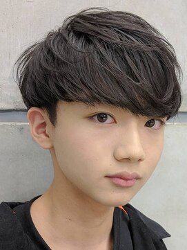 オーシャントーキョー ホワイト 原宿(OCEAN TOKYO WHITE) メンズ刈り上げツーブロックナチュラルショートマッシュ