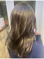 コハク(COHAQ BEAUTY AND RESORT)&nbsp;ブリーチあり！オリーブカラー