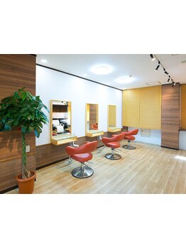 一人一人のお客様としっかりと向き合いあなたの魅力を引き出すスタイルをご提案♪アットホームな雰囲気が◎