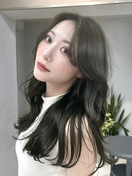 ヴェイン 渋谷(vain) イルミナカラーレイヤーカット顔まわりカット大人ヘア